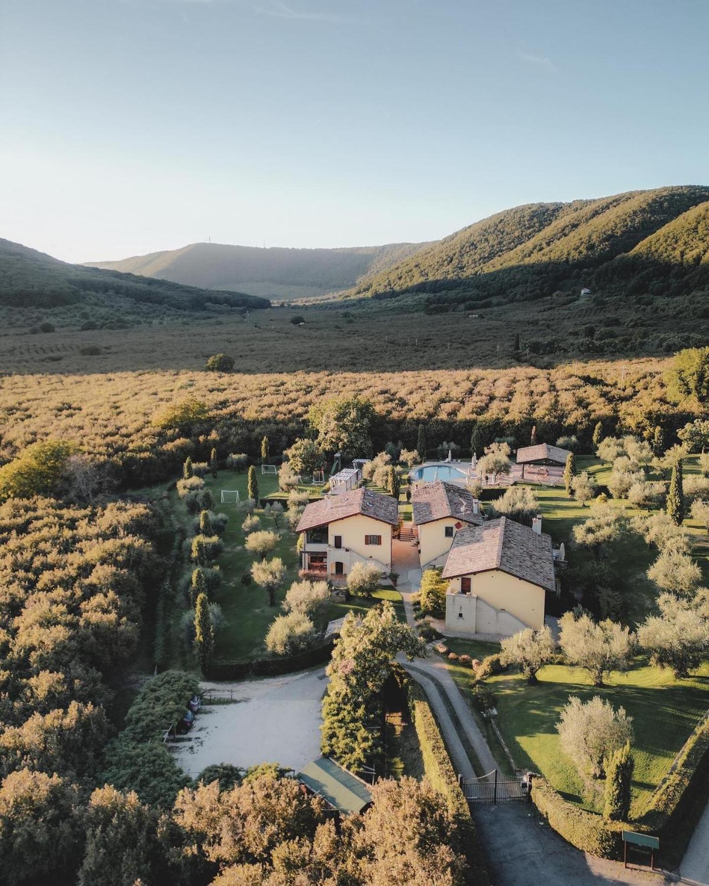 Agriturismo La Valle Di Vico 카프라롤라 외부 사진